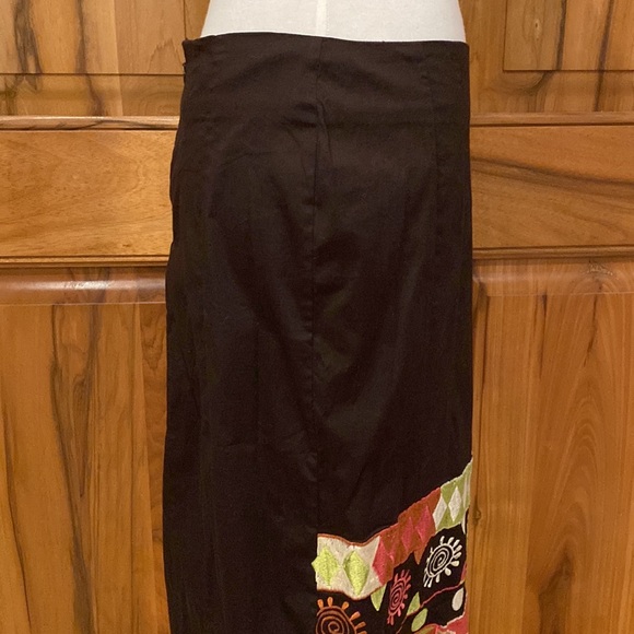 Niza Moda - Madrid, Spain - Brown Skirt, Embroidered Graphic Hem Design - EUC, M - Picture 7 of 11